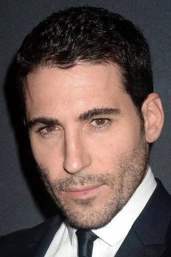 Chân dung Miguel Ángel Silvestre