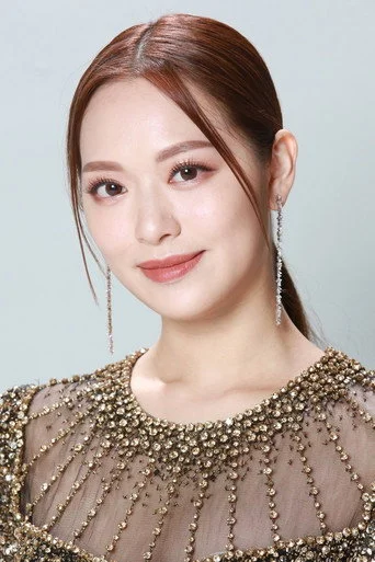 Chân dung Crystal Fung