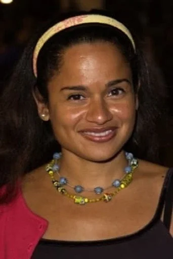 Chân dung Tracy Vilar