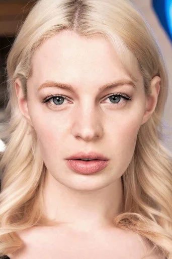 Chân dung Chloe Farnworth
