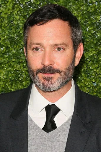 Chân dung Thomas Lennon