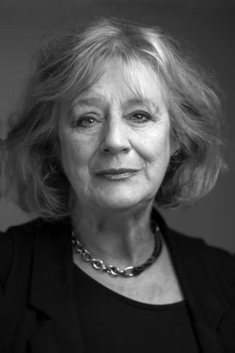Chân dung Maggie Steed