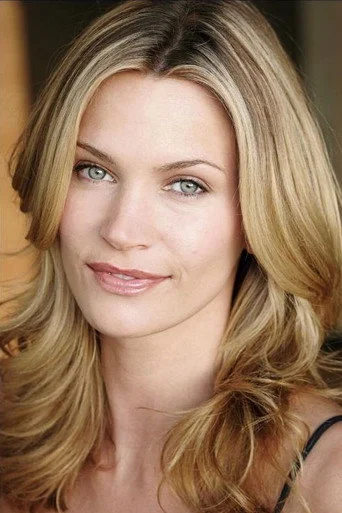 Chân dung Natasha Henstridge