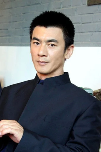 Chân dung Ren Tianye