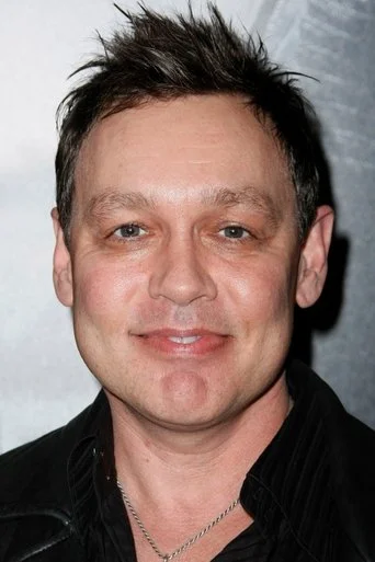 Chân dung Doug Hutchison