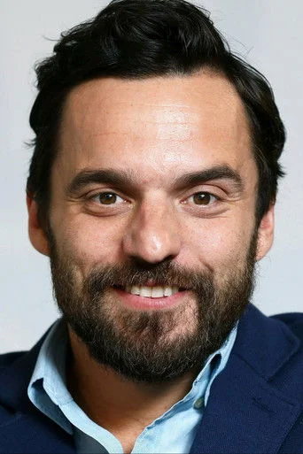 Chân dung Jake Johnson