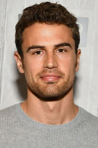 Chân dung Theo James
