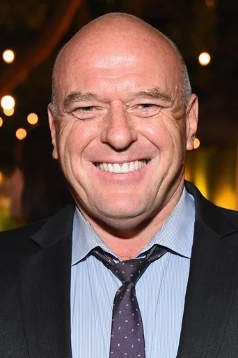 Chân dung Dean Norris
