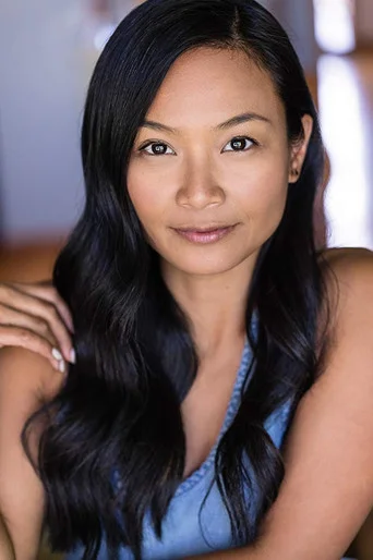 Chân dung Stephanie Sy