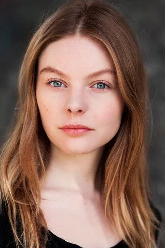 Chân dung Nell Hudson