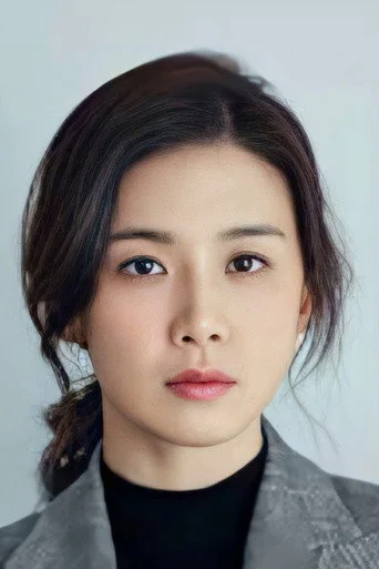 Chân dung Lee Bo-young