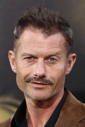 Chân dung James Badge Dale