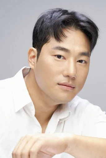 Chân dung Jung Jong-woo