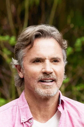 Chân dung Mark Humphrey