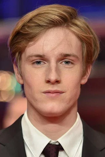Chân dung Louis Hofmann