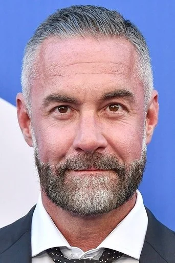 Chân dung Jay Harrington