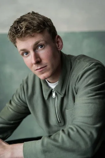 Chân dung Tom Glenister