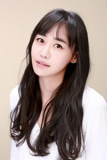 Chân dung Kang Rae-yeon