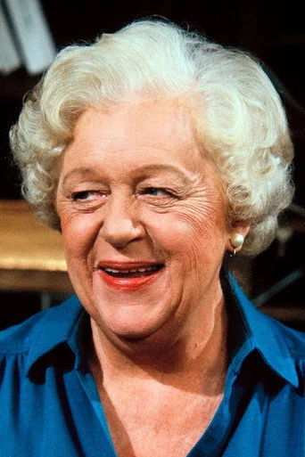 Chân dung Lucille Benson