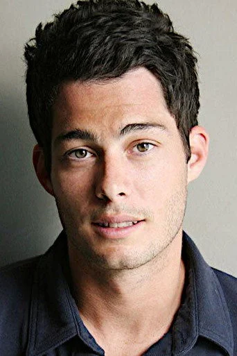 Chân dung Brian Hallisay
