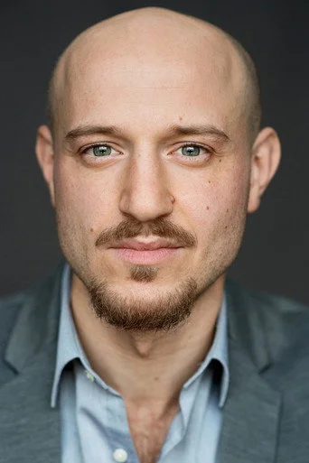 Chân dung Anton Koval