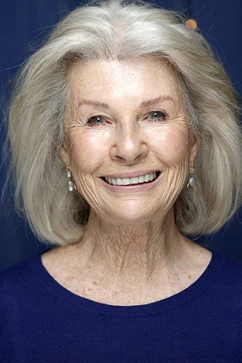 Chân dung Robyn Nevin