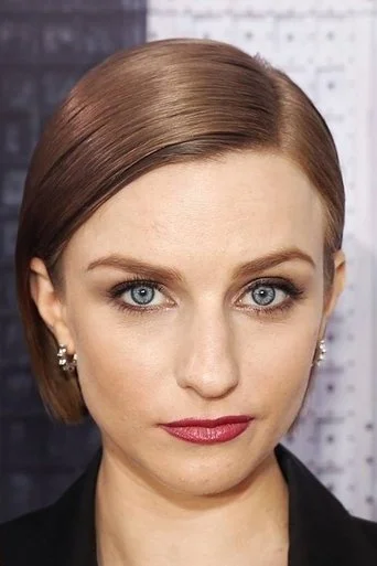 Chân dung Faye Marsay