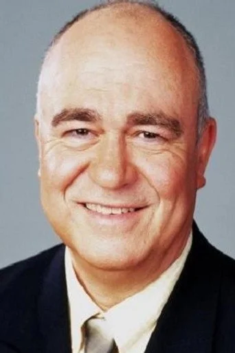 Chân dung John Sumner