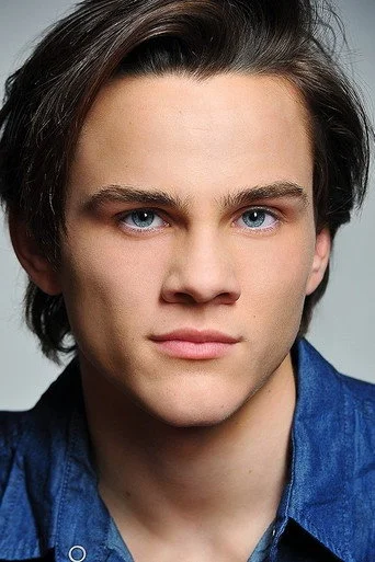 Chân dung Alex Neustaedter