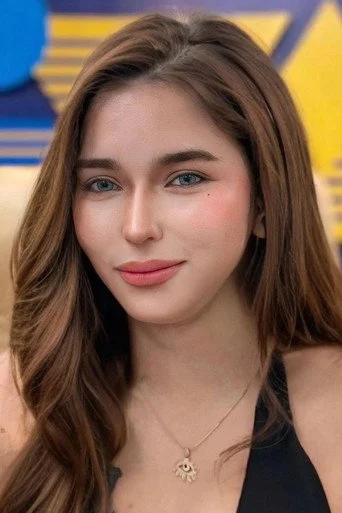 Chân dung Roxanne De Vera