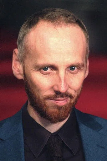 Chân dung Ewen Bremner