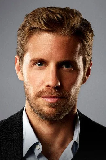 Chân dung Matt Barr