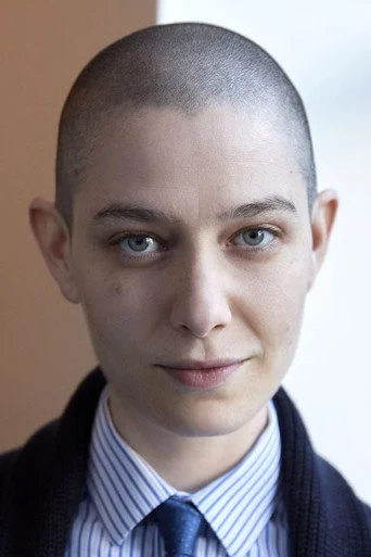 Chân dung Asia Kate Dillon