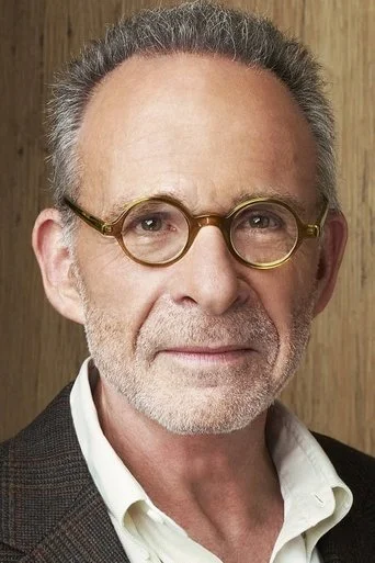 Chân dung Ron Rifkin