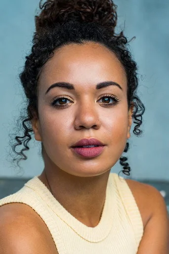 Chân dung Courtney-Mae Briggs