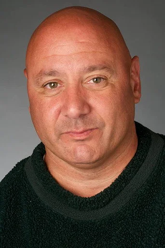 Chân dung William Xifaras