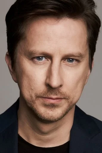 Chân dung Lee Ingleby