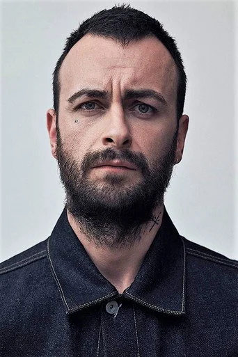 Chân dung Joseph Gilgun