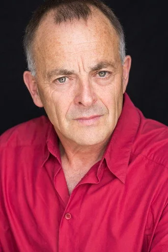 Chân dung David Aston