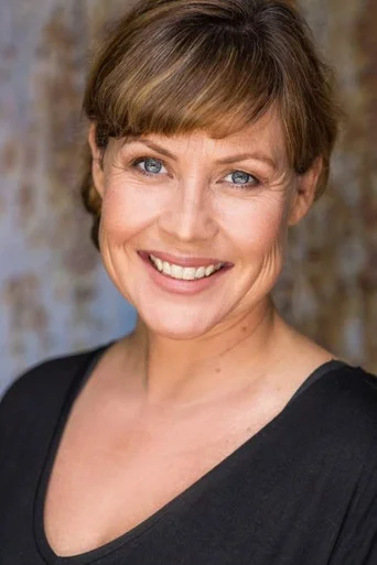 Chân dung Sarah McLeod
