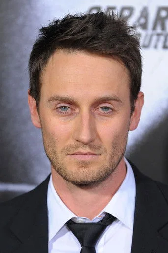 Chân dung Josh Stewart