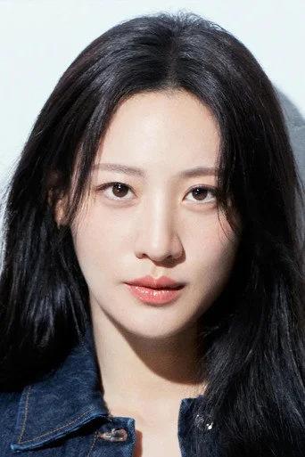 Chân dung Claudia Kim