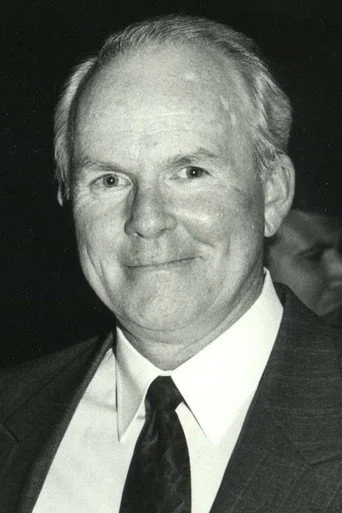 Chân dung Eric Karson