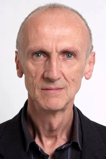 Chân dung Ian Hanmore