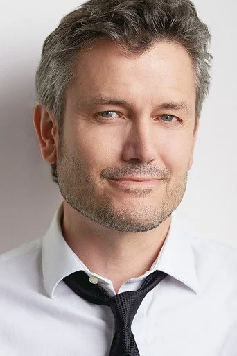 Chân dung Kevin Hare
