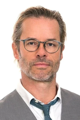 Chân dung Guy Pearce