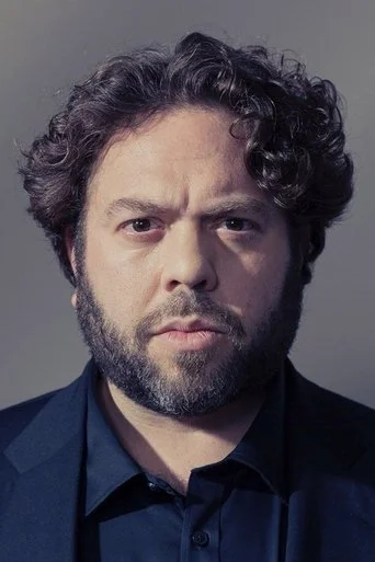 Chân dung Dan Fogler
