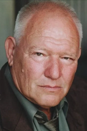 Chân dung Ron Dean