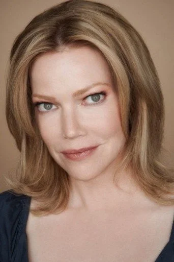 Chân dung Stacey Travis