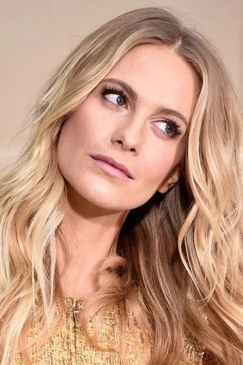 Chân dung Poppy Delevingne